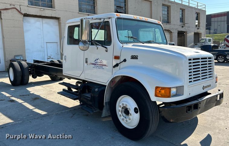 image for item OK9664 1999 International 4900  Crew Cab truck cab and chassis