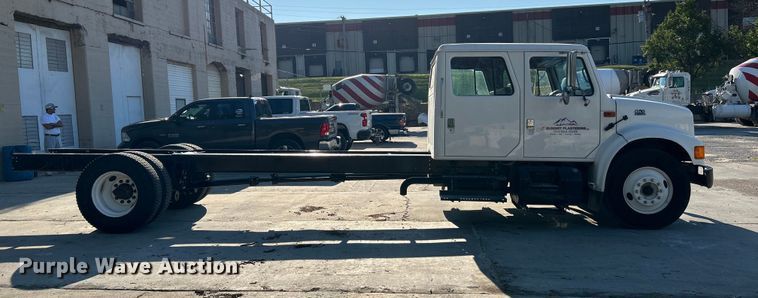 image for item OK9664 1999 International 4900  Crew Cab truck cab and chassis
