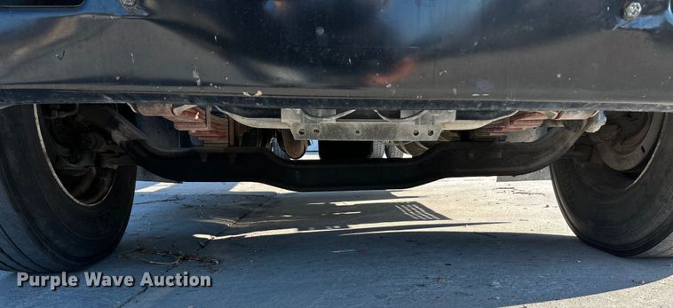 image for item OK9664 1999 International 4900  Crew Cab truck cab and chassis