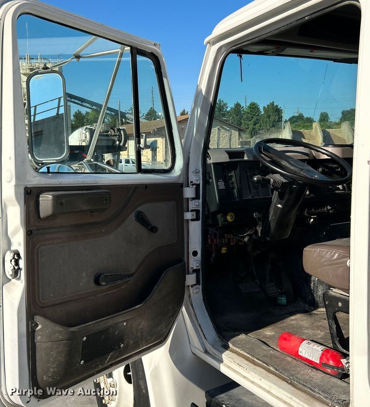 image for item OK9664 1999 International 4900  Crew Cab truck cab and chassis