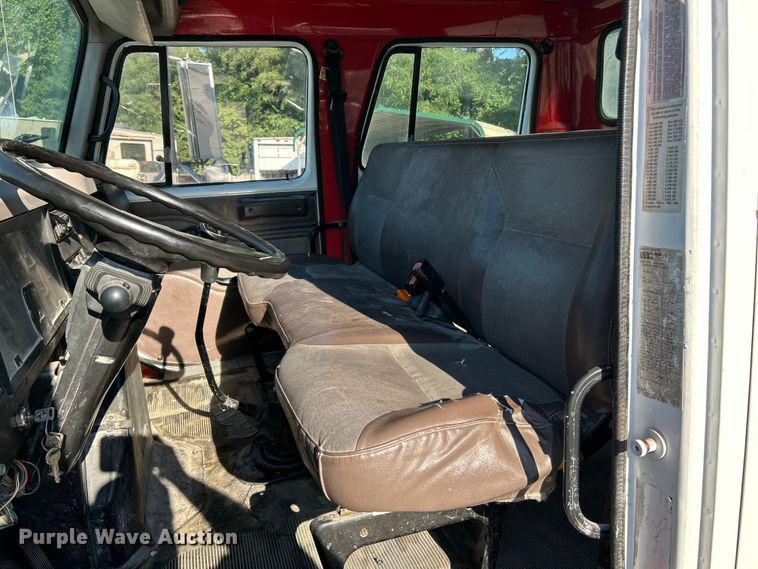 image for item OK9664 1999 International 4900  Crew Cab truck cab and chassis