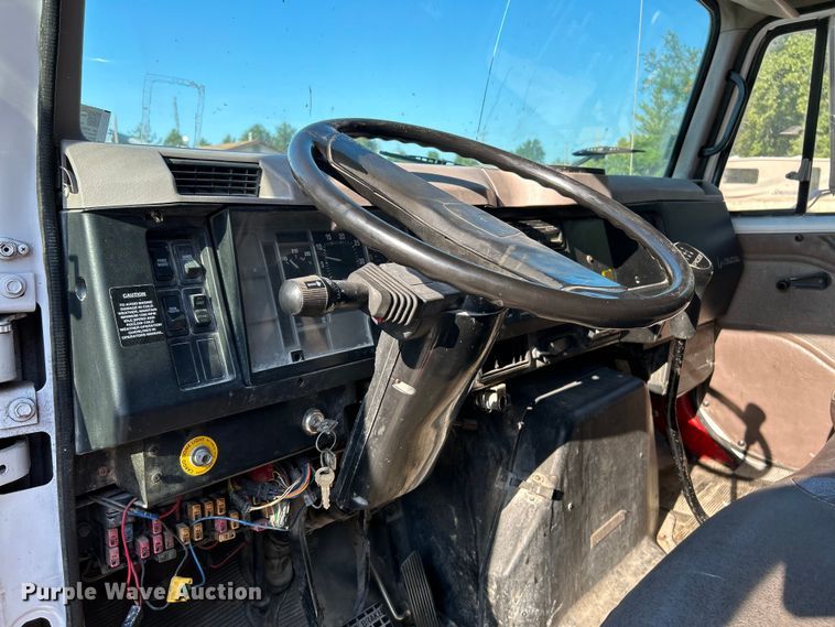 image for item OK9664 1999 International 4900  Crew Cab truck cab and chassis