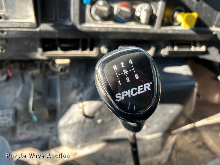 image for item OK9664 1999 International 4900  Crew Cab truck cab and chassis