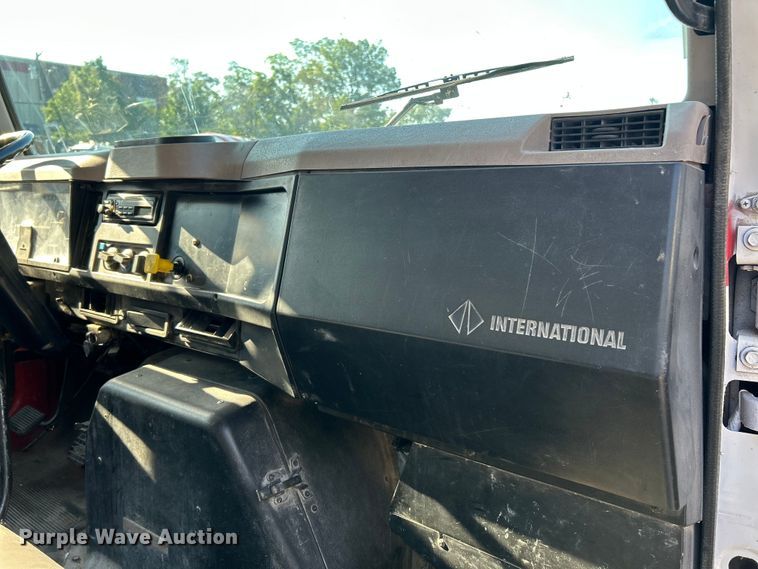 image for item OK9664 1999 International 4900  Crew Cab truck cab and chassis