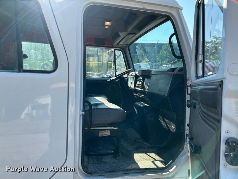 image for item OK9664 1999 International 4900  Crew Cab truck cab and chassis