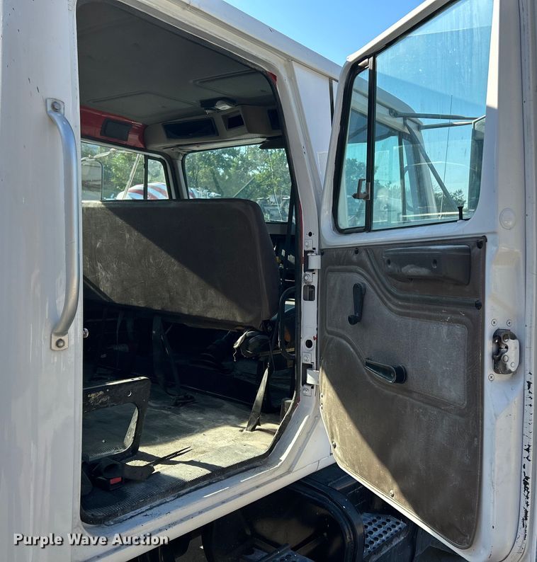 image for item OK9664 1999 International 4900  Crew Cab truck cab and chassis