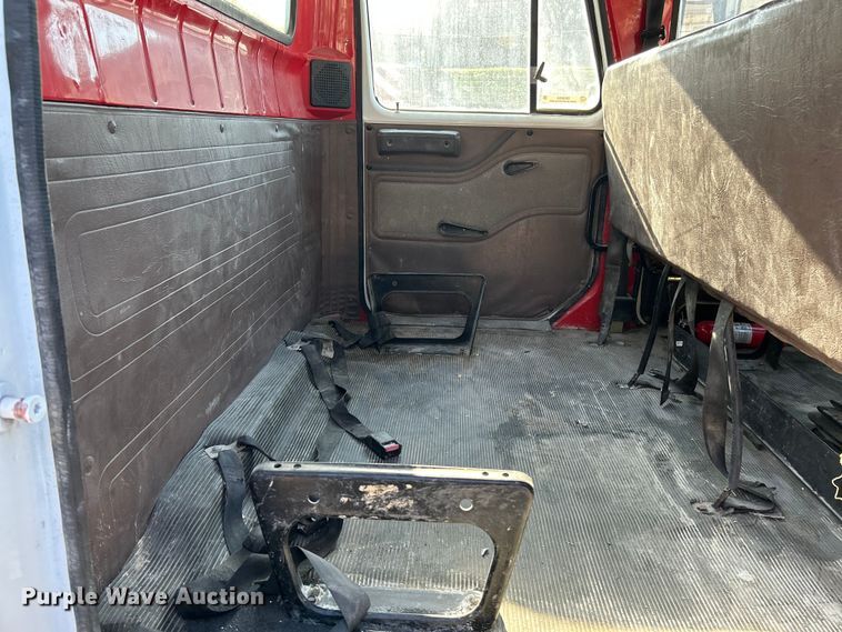 image for item OK9664 1999 International 4900  Crew Cab truck cab and chassis