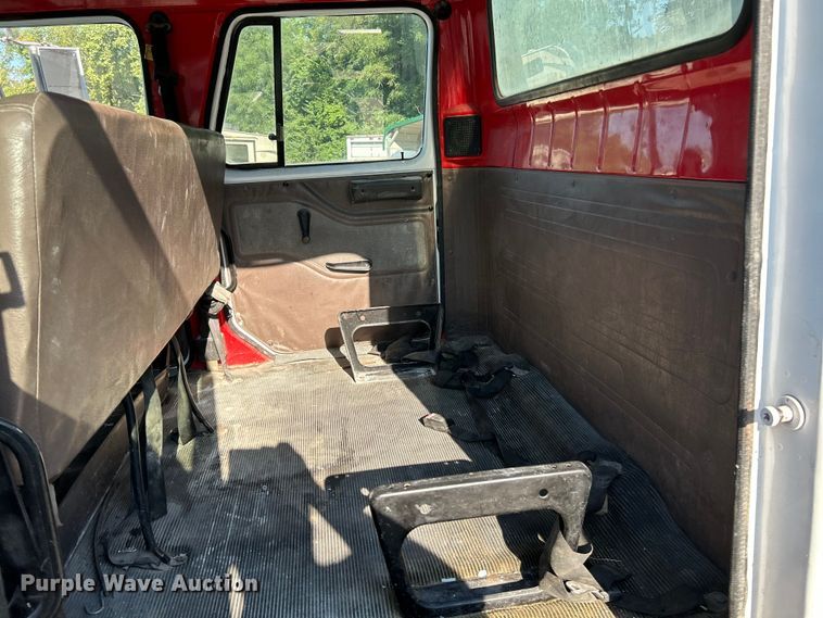 image for item OK9664 1999 International 4900  Crew Cab truck cab and chassis