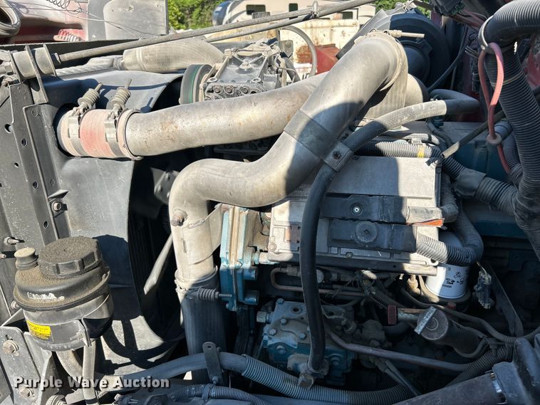 image for item OK9664 1999 International 4900  Crew Cab truck cab and chassis