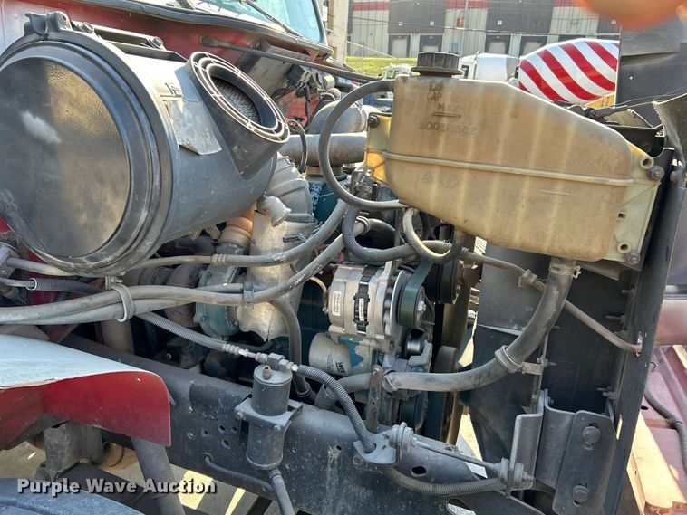 image for item OK9664 1999 International 4900  Crew Cab truck cab and chassis