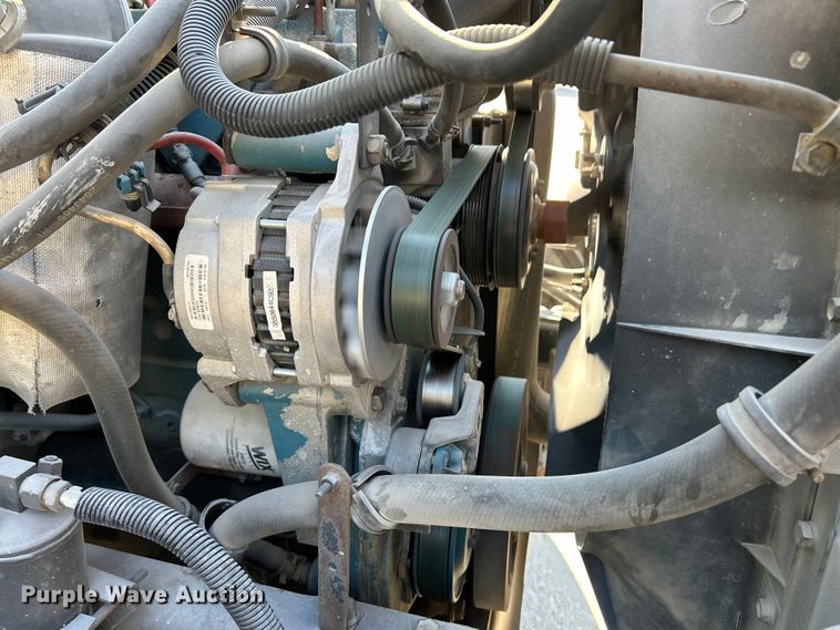 image for item OK9664 1999 International 4900  Crew Cab truck cab and chassis