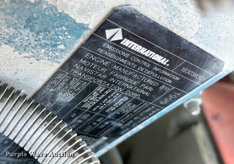 image for item OK9664 1999 International 4900  Crew Cab truck cab and chassis