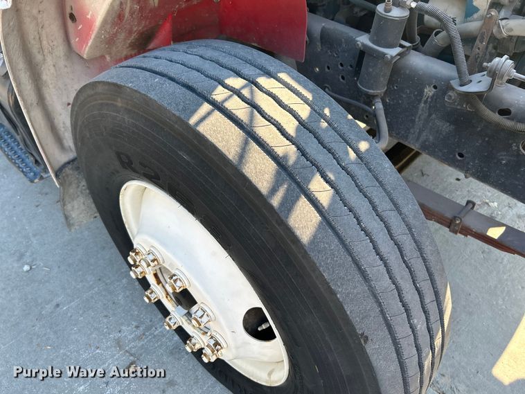 image for item OK9664 1999 International 4900  Crew Cab truck cab and chassis