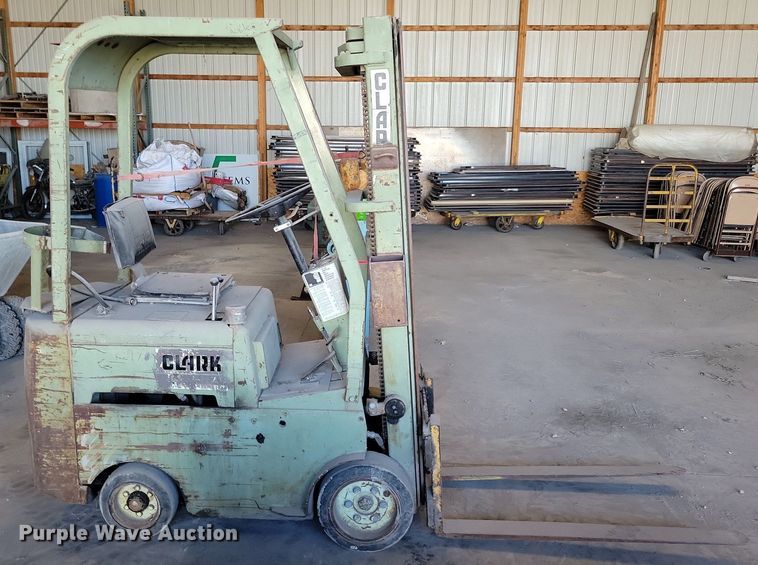 image for item DA7231 Clark CF20  forklift