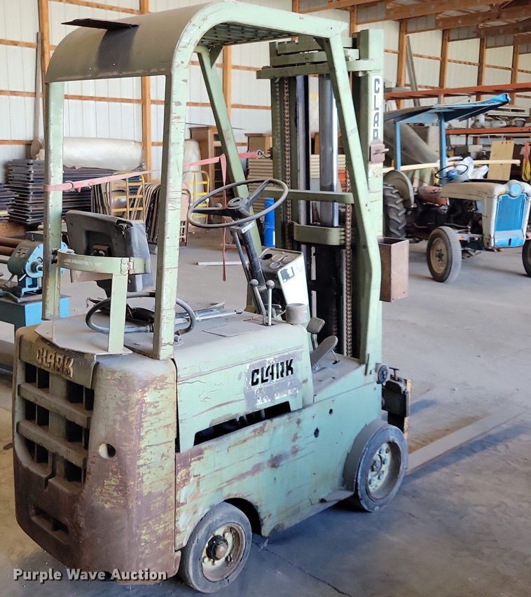 image for item DA7231 Clark CF20  forklift