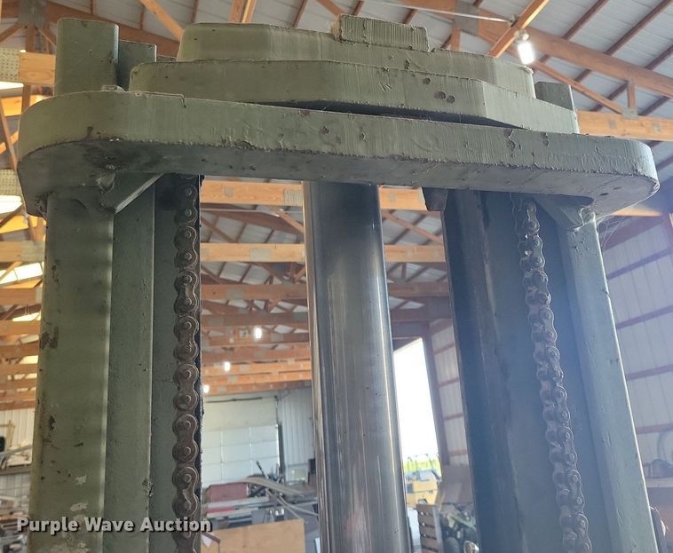 image for item DA7231 Clark CF20  forklift