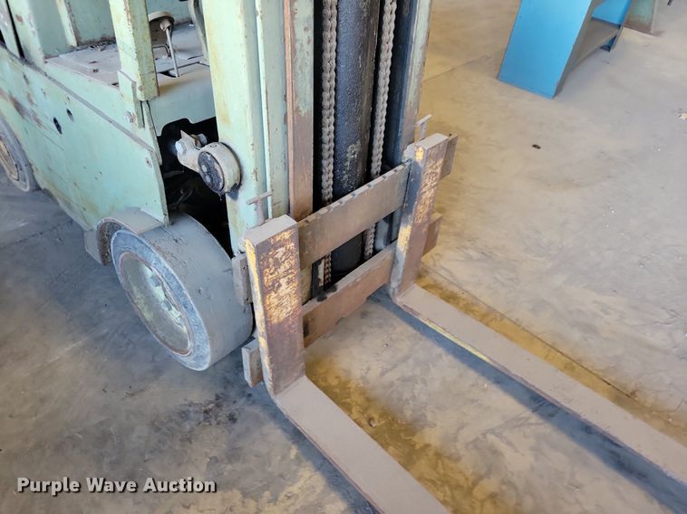 image for item DA7231 Clark CF20  forklift