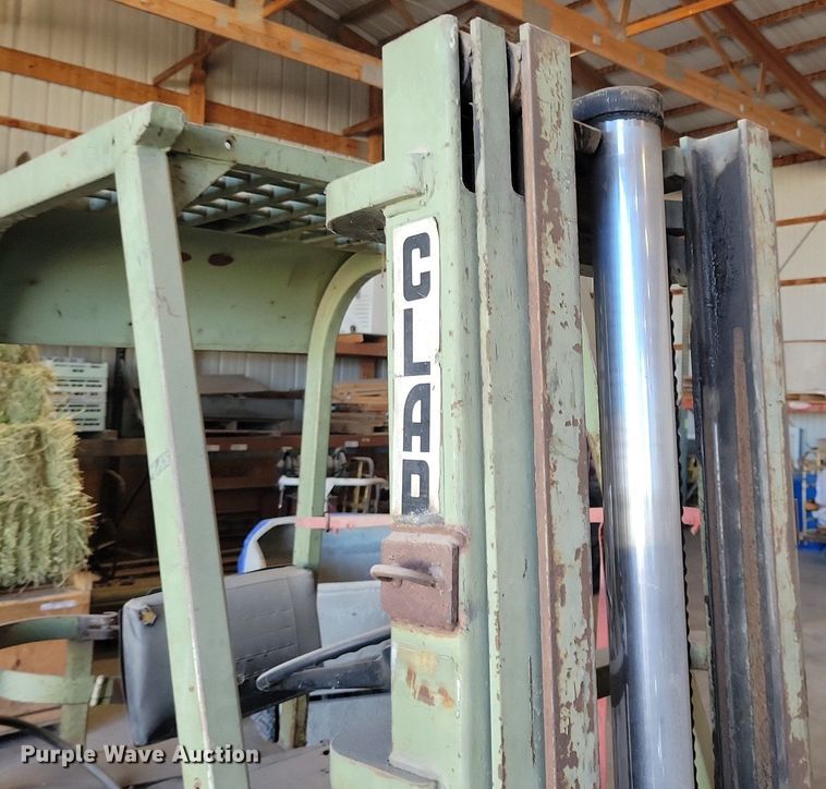 image for item DA7231 Clark CF20  forklift