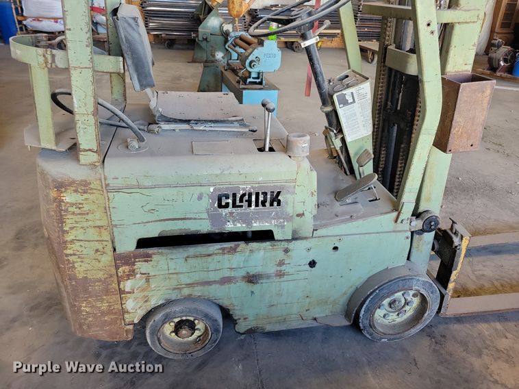 image for item DA7231 Clark CF20  forklift