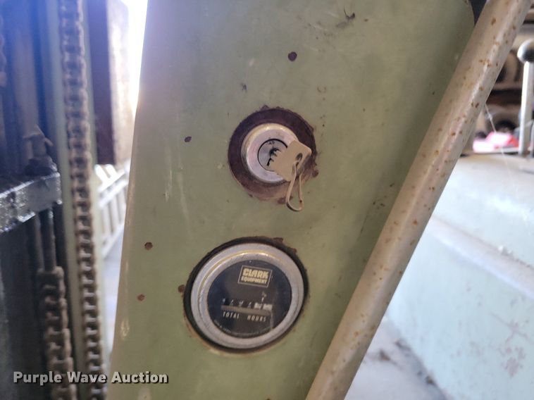 image for item DA7231 Clark CF20  forklift