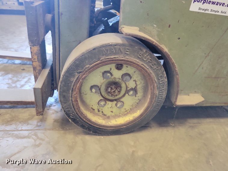 image for item DA7231 Clark CF20  forklift