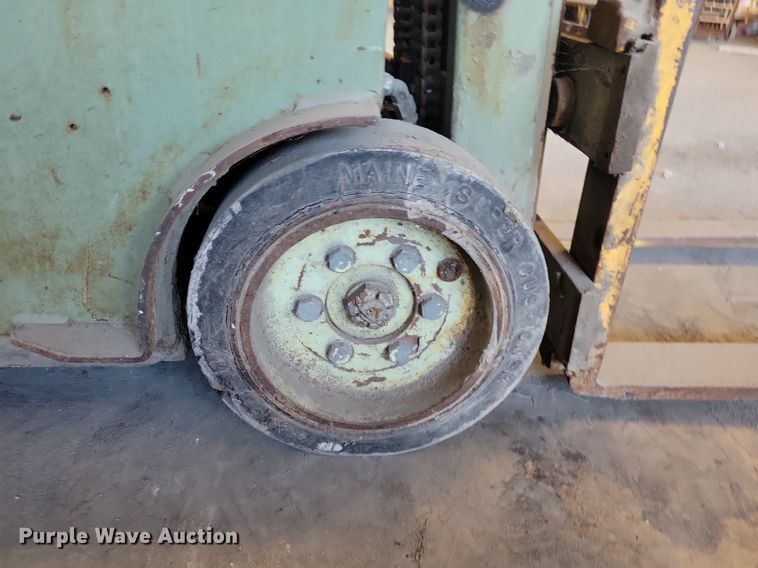 image for item DA7231 Clark CF20  forklift