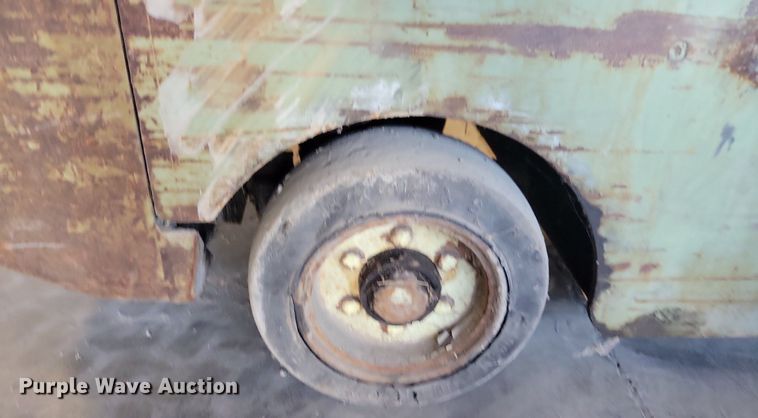 image for item DA7231 Clark CF20  forklift