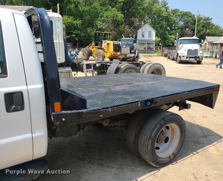 image for item DC6005 2015 Ford F550 Super Duty  flatbed truck