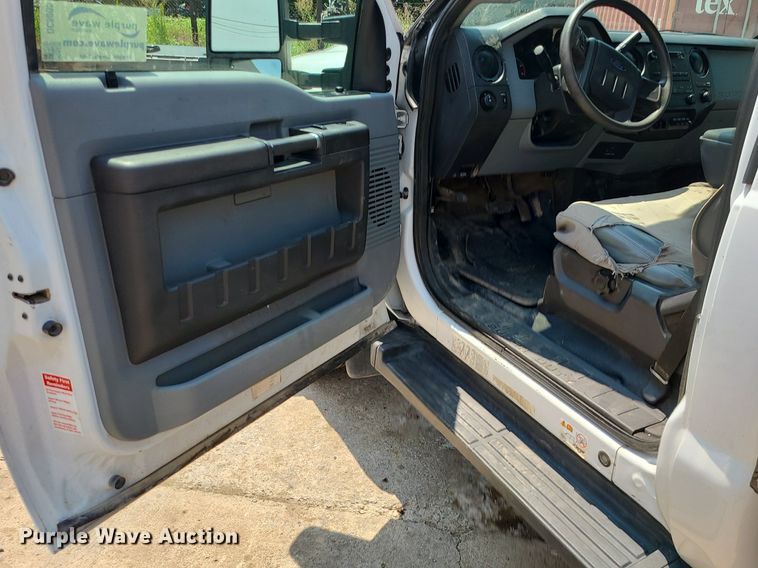 image for item DC6005 2015 Ford F550 Super Duty  flatbed truck