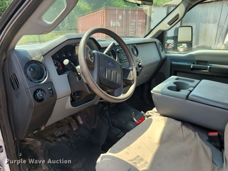 image for item DC6005 2015 Ford F550 Super Duty  flatbed truck