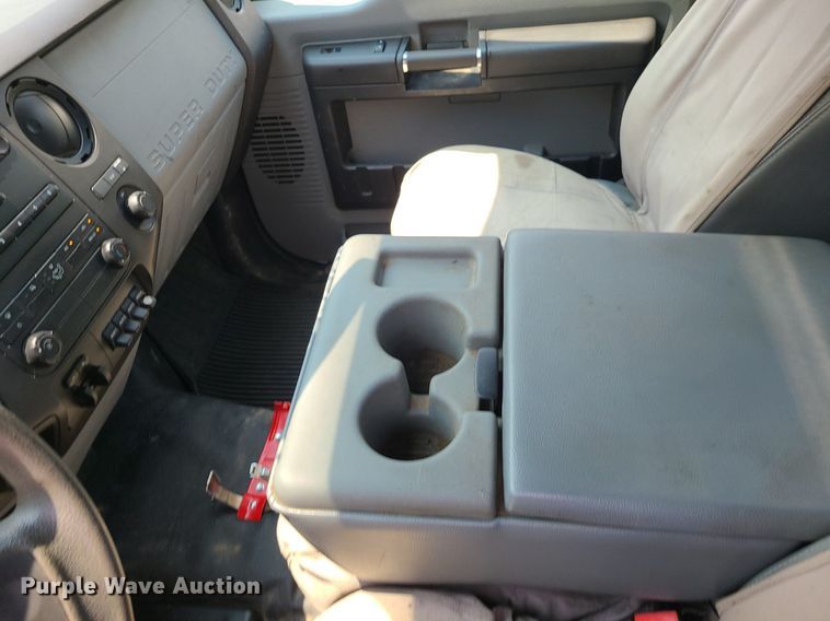 image for item DC6005 2015 Ford F550 Super Duty  flatbed truck