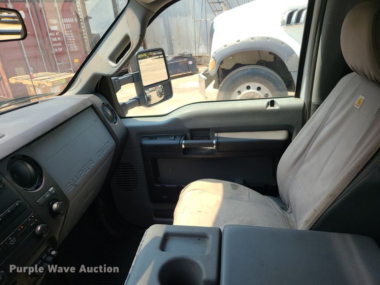 image for item DC6005 2015 Ford F550 Super Duty  flatbed truck