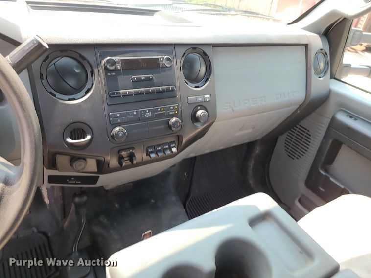 image for item DC6005 2015 Ford F550 Super Duty  flatbed truck