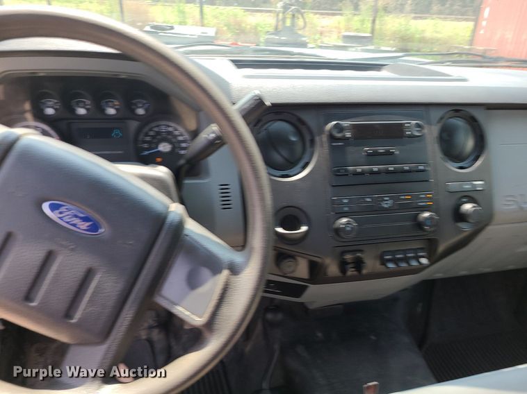 image for item DC6005 2015 Ford F550 Super Duty  flatbed truck