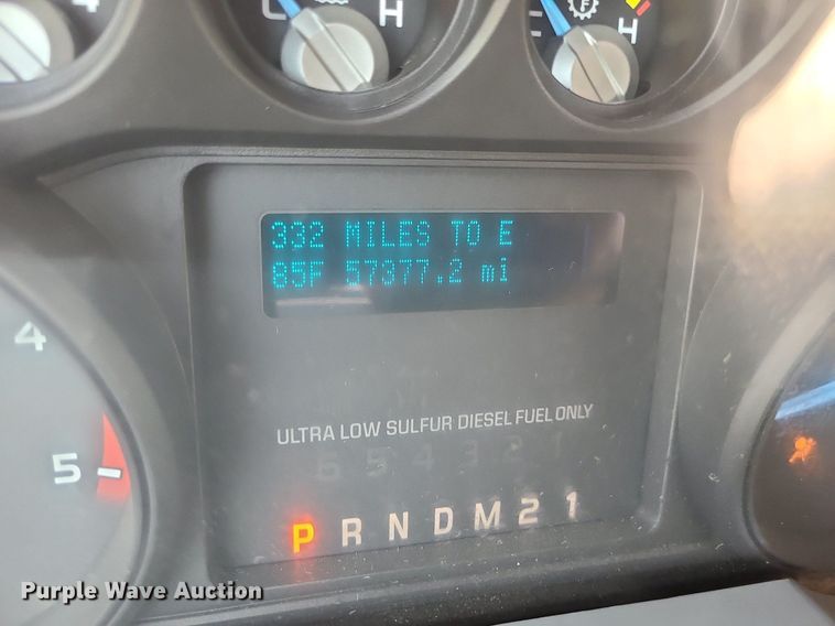 image for item DC6005 2015 Ford F550 Super Duty  flatbed truck