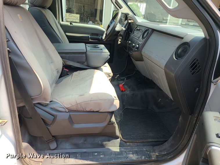 image for item DC6005 2015 Ford F550 Super Duty  flatbed truck