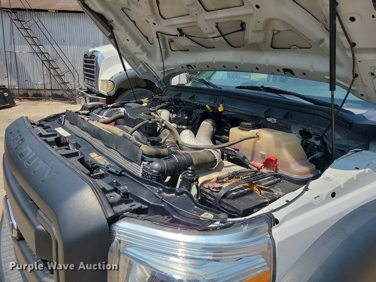 image for item DC6005 2015 Ford F550 Super Duty  flatbed truck