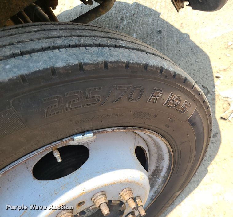 image for item DC6005 2015 Ford F550 Super Duty  flatbed truck