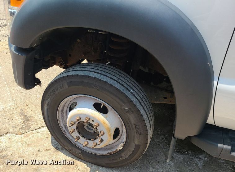 image for item DC6005 2015 Ford F550 Super Duty  flatbed truck