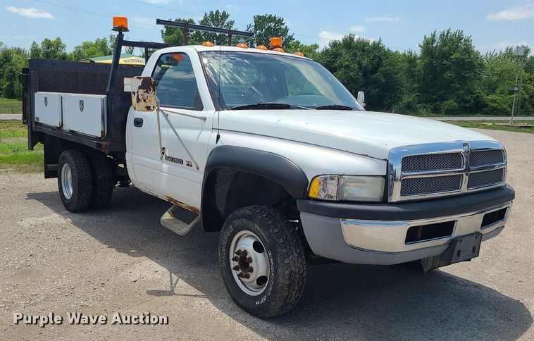 image for item DC6029 1999 Dodge Ram 3500  flatbed pickup truck