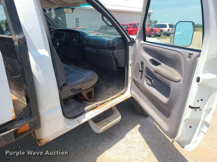 image for item DC6029 1999 Dodge Ram 3500  flatbed pickup truck