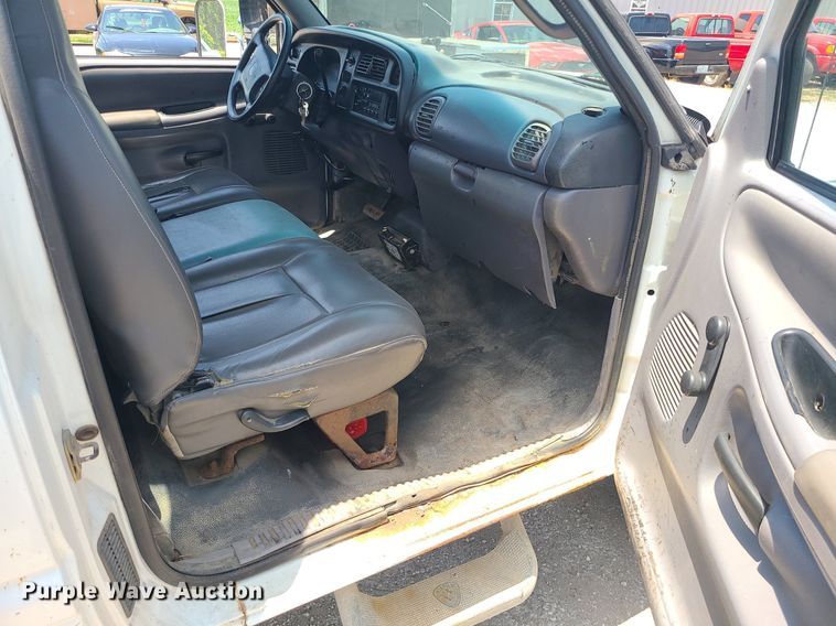 image for item DC6029 1999 Dodge Ram 3500  flatbed pickup truck