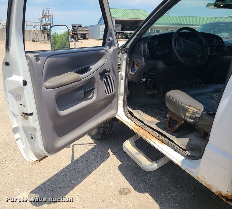 image for item DC6029 1999 Dodge Ram 3500  flatbed pickup truck