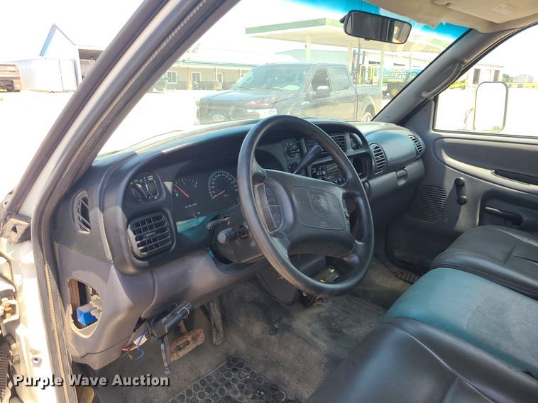 image for item DC6029 1999 Dodge Ram 3500  flatbed pickup truck