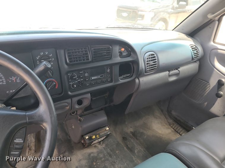 image for item DC6029 1999 Dodge Ram 3500  flatbed pickup truck