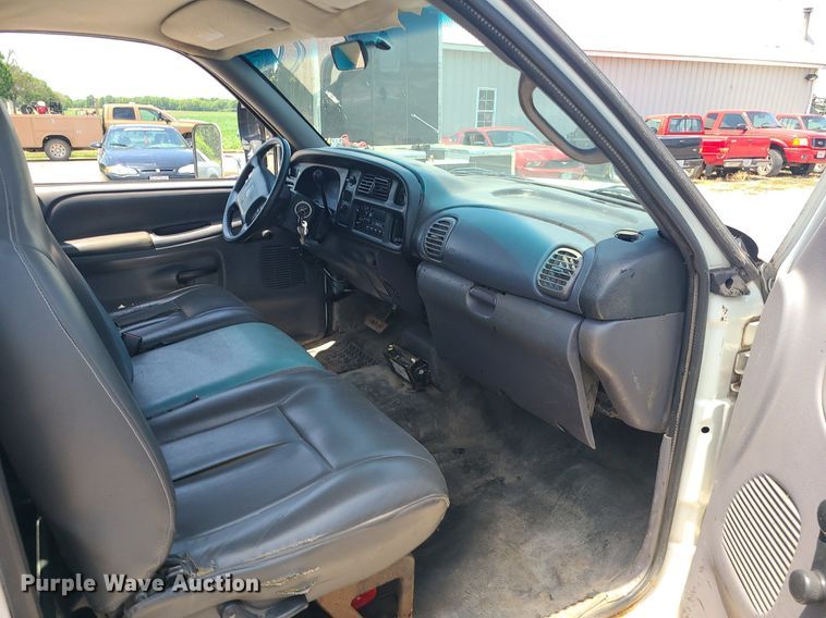 image for item DC6029 1999 Dodge Ram 3500  flatbed pickup truck