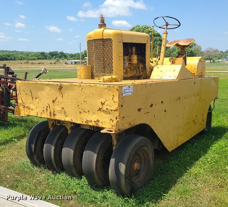 image for item DC6033 Bros  pneumatic roller