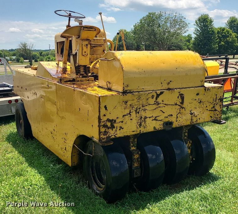 image for item DC6033 Bros  pneumatic roller