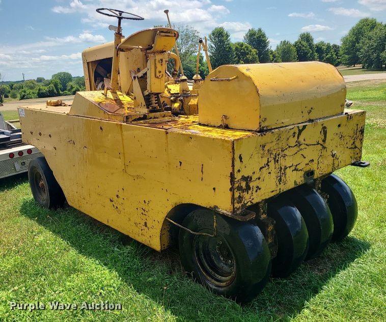 image for item DC6033 Bros  pneumatic roller