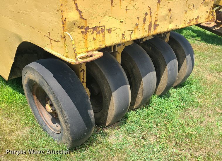 image for item DC6033 Bros  pneumatic roller